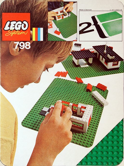 LEGO 798 2 Medium Baseplates, Green