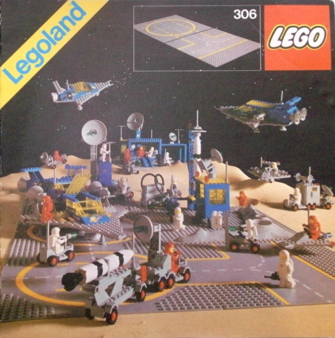LEGO 306 - Two Lunar Landing Plates