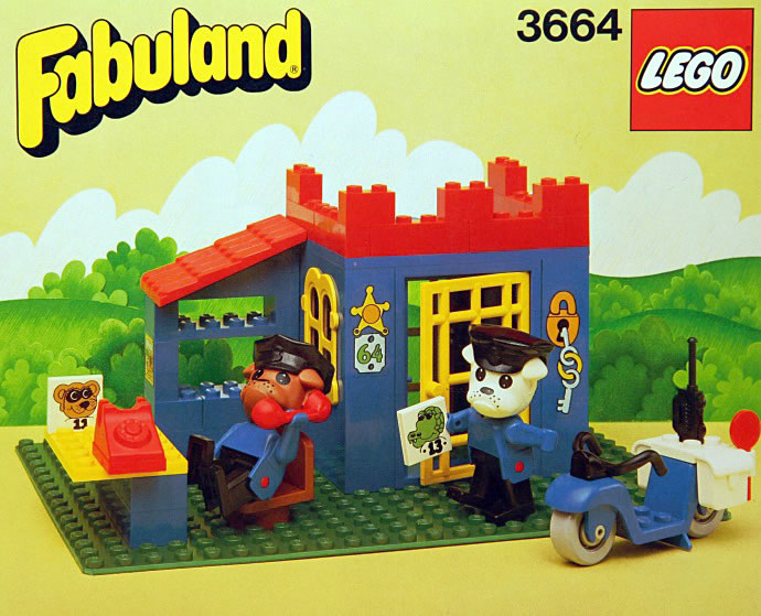 LEGO 3664 Bertie Buldog (Polce Chief) and Constable Bulldog