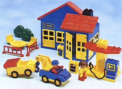 LEGO 2657 Service Station