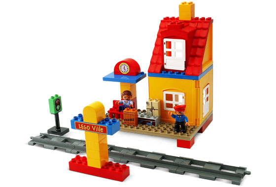LEGO 3778 - Station