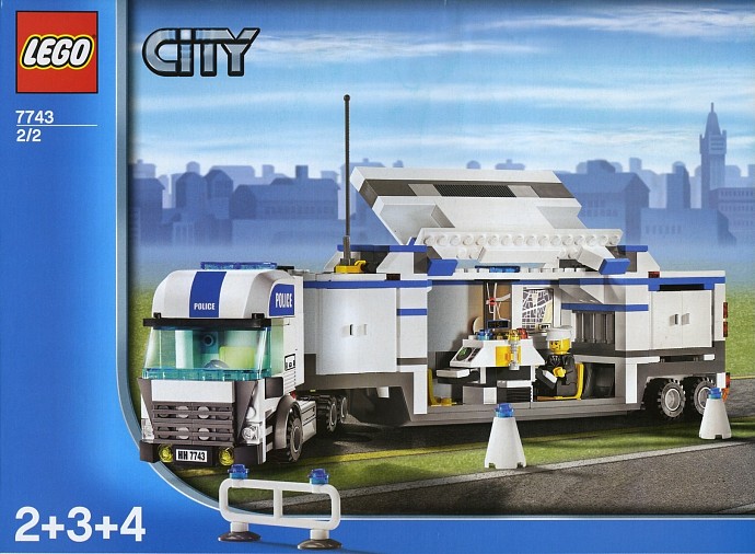 LEGO 7743 - Police Command Centre